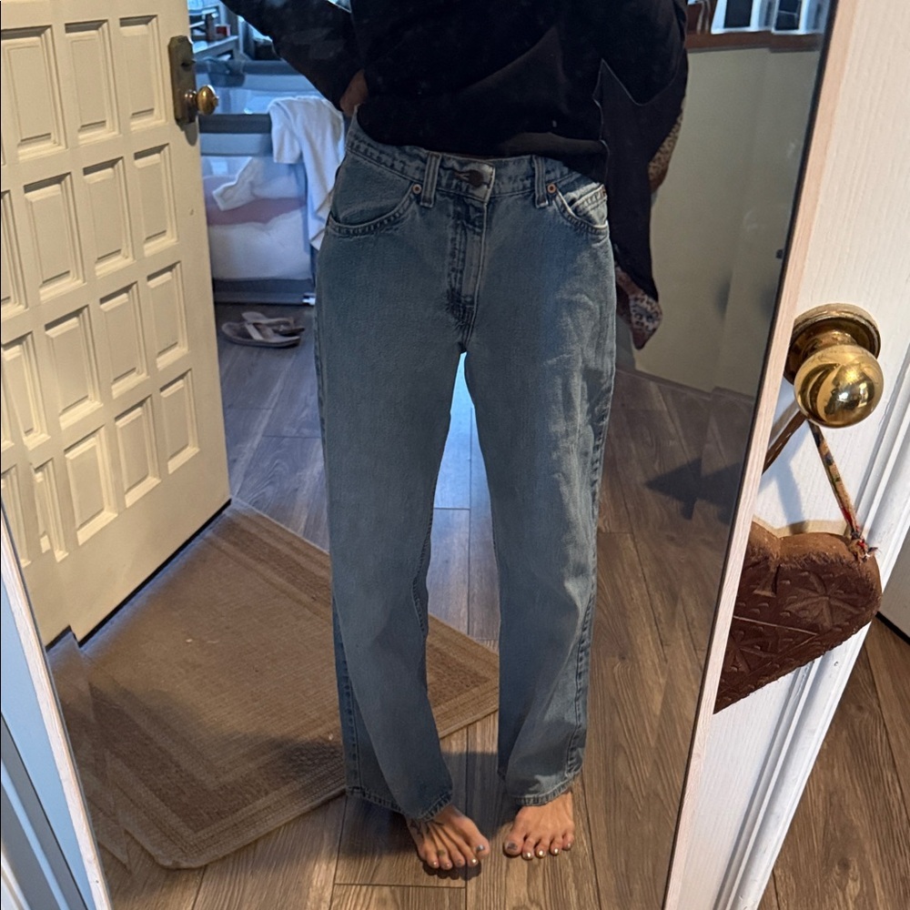 Vintage Levi’s 965 wide leg Relaxed  Jeans in Light Blue Wash size jr 5